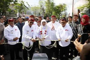 Bupati Pamekasan Dampingi Gubernur Jatim Buka Bazar Koperasi dan UMKM
